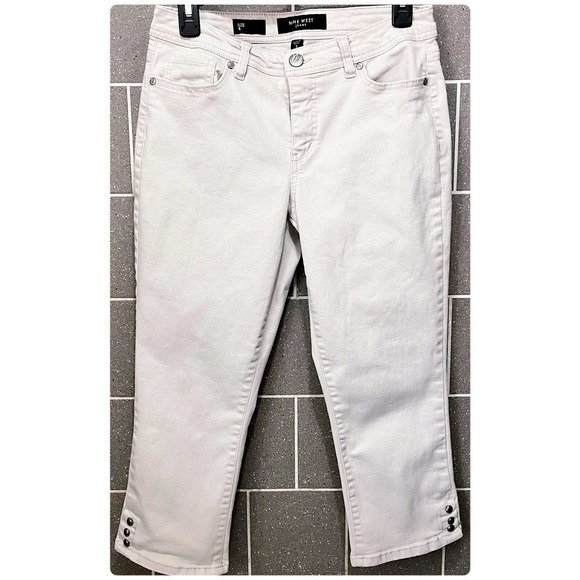 Nine West Jeans Capri Sparkle Back Pockets Women's size 8 Light Beige Denim - Picture 1 of 5